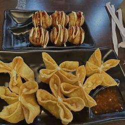Takumi Ramen & Seafood - Crab Rangoon