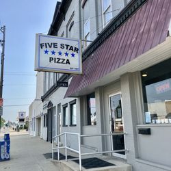 Five Star Pizza - Front/Entrance