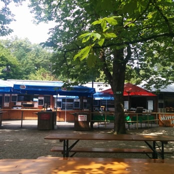 Biergarten Waldheim - Hier bekommt man Speis' und Trank - Beer Garden Near Me - Munich, BY