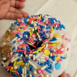 Jacky's Donut Hut - Colorful sprinkles