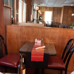 Thai House Bistro - Inside