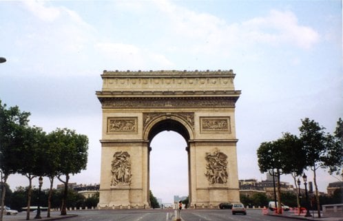Arc de Triomphe by null
