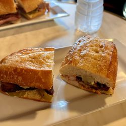 Le Coins De Artistes - Banh Mi. Outstanding!