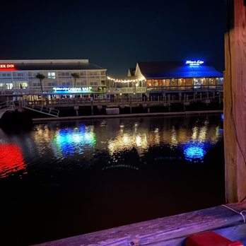 Red's Ice House - Outside. - Seafood Near Me - Mount Pleasant, South Carolina
