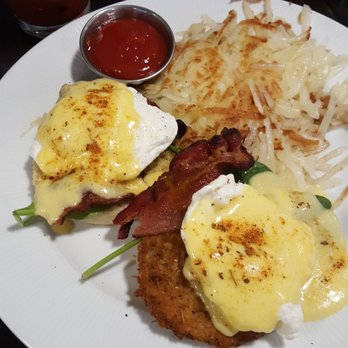 Bubba - Fried Green Tomatoes eggs benedict - Southern Near Me - Des Moines, Iowa