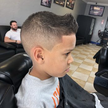 Celebrity Cuts Barbershop - Barbers Near Me - Margate, Florida Celebrity Cuts Barbershop - Barbers Near Me - Margate, Florida