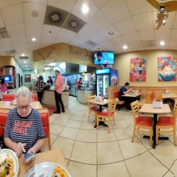 Kings New York Pizza - Inside