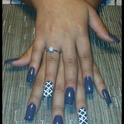 Birmania's Salon