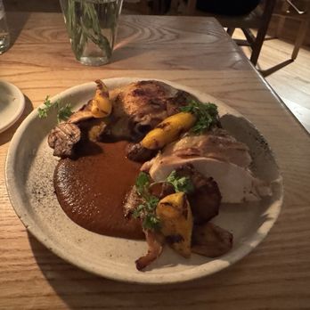 Lina - Roasted chicken mole with grilled peaches and mushrooms - Restaurants Near Me - Ciudad de Cuetzalan, DIF