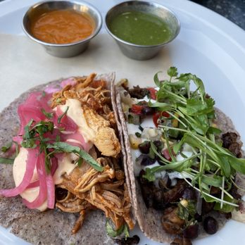 SAUSAL - Chicken tinga and vegan chorizo tacos - Mexican Near Me - El Segundo, California SAUSAL - Chicken tinga and vegan chorizo tacos - Mexican Near Me - El Segundo, California