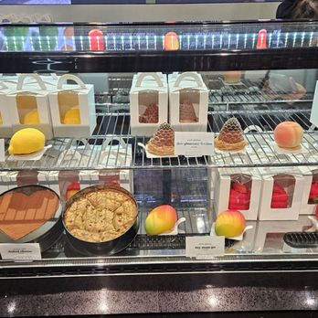 Tu Cha - Display case - So many treats to choose from - Desserts Near Me - Los Angeles, California