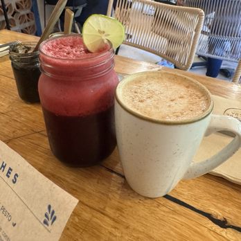 Ojo de Agua - Beet juice and ginger latte - Mexican Near Me - México, D.F., DIF Ojo de Agua - Beet juice and ginger latte - Mexican Near Me - México, D.F., DIF