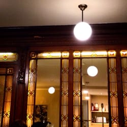 Café du Rhône - Boiseries, carrelage d'origine. Café labellisé Patrimoine du XXe siècle