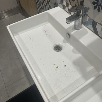 Meet Fresh - dirty dirty sink, and it reeks in the bathroom - Desserts Near Me - Irvine, California Meet Fresh - dirty dirty sink, and it reeks in the bathroom - Desserts Near Me - Irvine, California