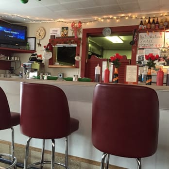 Papa Pete's - At the bar - Diners Near Me - Bennington, Vermont Papa Pete's - At the bar - Diners Near Me - Bennington, Vermont