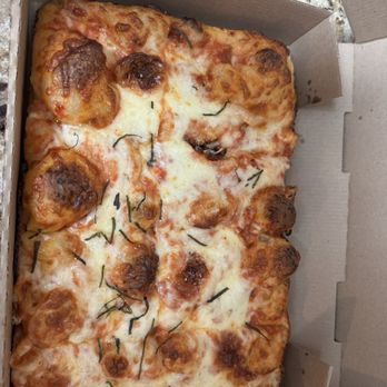 No Regrets Pizza - Cheese Pizza - Roman - Italian Near Me - North Bethesda, Maryland