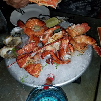 Herringbone Waikiki - Seafood Near Me - Honolulu, Hawaii