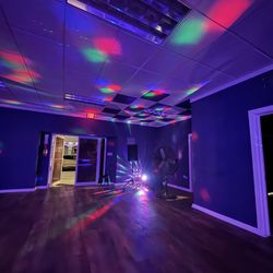 Legendz Lounge - Interior Strobe Lighting