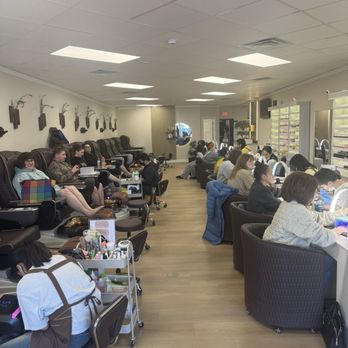 Glamour Nail Lounge - Nail Salons Near Me - Omaha, Nebraska