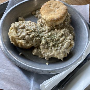 Se7enBites - Biscuits and gravy - Coffee & Tea Near Me - Orlando, Florida