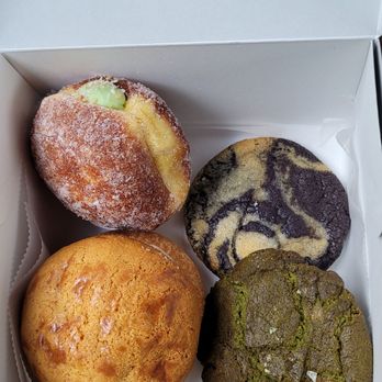 Rose Ave Bakery - Pandan donut, black sesame cookie, matcha chocolate chunk cookie, red bean butter pineapple bun - Bakeries Near Me - Washington, DC, District of Columbia