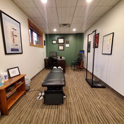Dynamic Life Chiropractic - Chiropractic evaluation and treatment room
