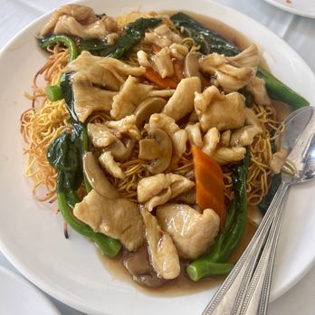 Capital Seafood Beverly Hills - 123. Shredded Chicken Breast Pan Fried Noodle - Dim Sum Near Me - Beverly Hills, California