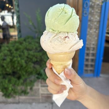 Pikes Peak Chocolate - a hand holding an ice cream cone - Ice Cream & Frozen Yogurt Near Me - Manitou Springs, Colorado Pikes Peak Chocolate - a hand holding an ice cream cone - Ice Cream & Frozen Yogurt Near Me - Manitou Springs, Colorado