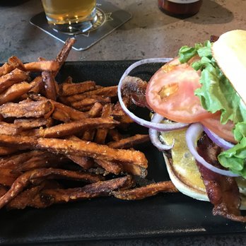 Sunriver Brewing Co - Sunriver Pub - Bacon Brew Burger, with sweet potato fries - Brewpubs Near Me - Sunriver, Oregon Sunriver Brewing Co - Sunriver Pub - Bacon Brew Burger, with sweet potato fries - Brewpubs Near Me - Sunriver, Oregon