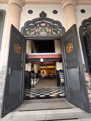 Tsukiji Hongan-ji Temple by null