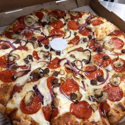Garlic Combo pizza with halal pepperoni! Garlic Combo pizza with halal pepperoni!