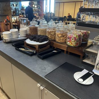 Austrian Senator Lounge International - Airport Lounges Near Me - Wien-Flughafen, 9 Austrian Senator Lounge International - Airport Lounges Near Me - Wien-Flughafen, 9