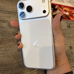 AT&T Store - Family got new phones, AT&T and Internet. What a deal.