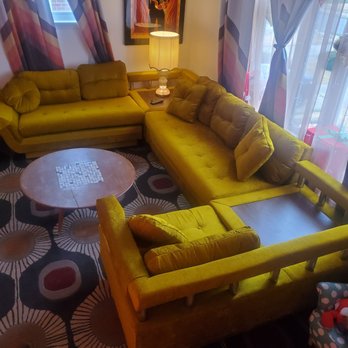 Lu-Rettes Custom Upholstery Shop - Finished sofa - Furniture Reupholstery Near Me - Philadelphia, Pennsylvania Lu-Rettes Custom Upholstery Shop - Finished sofa - Furniture Reupholstery Near Me - Philadelphia, Pennsylvania