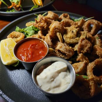 Sojourn Social - Calamari Fritti - Bars Near Me - New York, New York