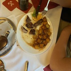 Restaurant Adria - Rahm steak with brown gravy and kroketts