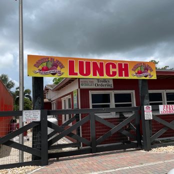 Robert Is Here - Lunch - Fruits & Veggies Near Me - Homestead, Florida