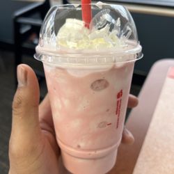 Arby's - Strawberry Shake