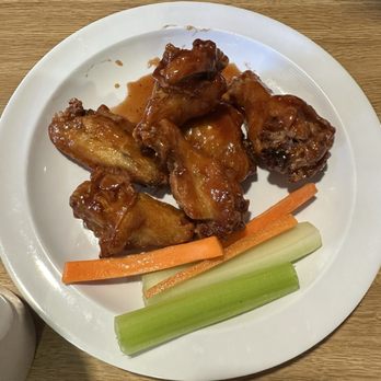 The Hamilton Diner - Chicken wings - Diners Near Me - Seekonk, Massachusetts The Hamilton Diner - Chicken wings - Diners Near Me - Seekonk, Massachusetts
