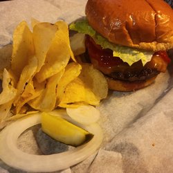 Clasen's Tavern - Hamburger and chips