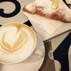 Tripodi Pane & Caffe' - La brioche era strapiena di crema!