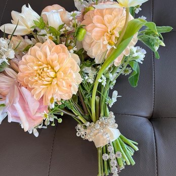 Flowers by Kim - Florists Near Me - Paso Robles, California