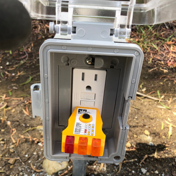Manos Electric - After Manos Electric fixed the outlet box. So much better! - Electricians Near Me - Yorba Linda, California Manos Electric - After Manos Electric fixed the outlet box. So much better! - Electricians Near Me - Yorba Linda, California