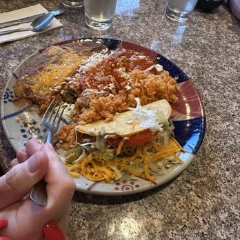 El Pueblito - Chill relleno and shredded beef taco - Mexican Near Me - Gig Harbor, Washington El Pueblito - Chill relleno and shredded beef taco - Mexican Near Me - Gig Harbor, Washington