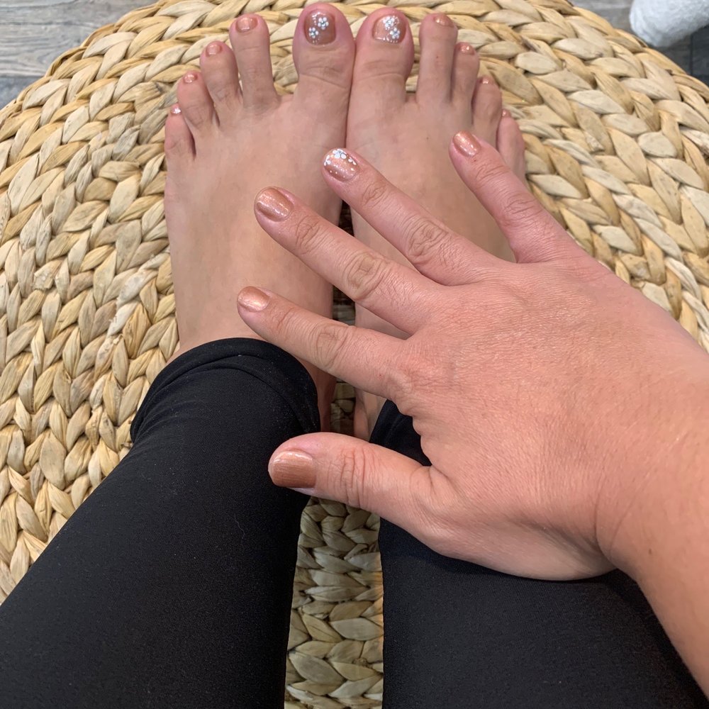 Trill Nail Parlor - Nail Salons Near Me - Bellflower, California