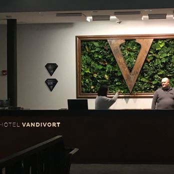 Hotel Vandivort - Hotels Near Me - Springfield, Missouri