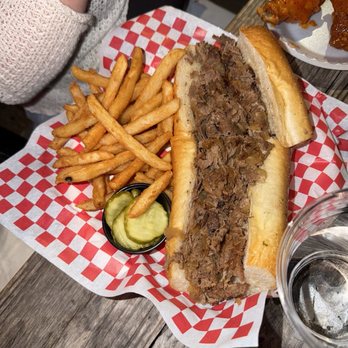 Kelliann's Bar & Grill - Cheesesteak - Bars Near Me - Philadelphia, Pennsylvania Kelliann's Bar & Grill - Cheesesteak - Bars Near Me - Philadelphia, Pennsylvania