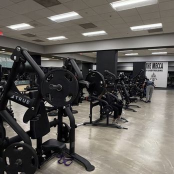 Gold's Gym - Silver Spring - Gyms Near Me - Silver Spring, Maryland