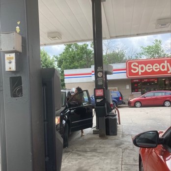 Speedy Dale - a car at a gas station - Convenience Stores Near Me - Saint Paul, Minnesota Speedy Dale - a car at a gas station - Convenience Stores Near Me - Saint Paul, Minnesota