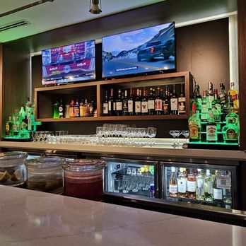 Courtyard by Marriott Los Angeles Burbank Airport - Hotels Near Me - Burbank, California